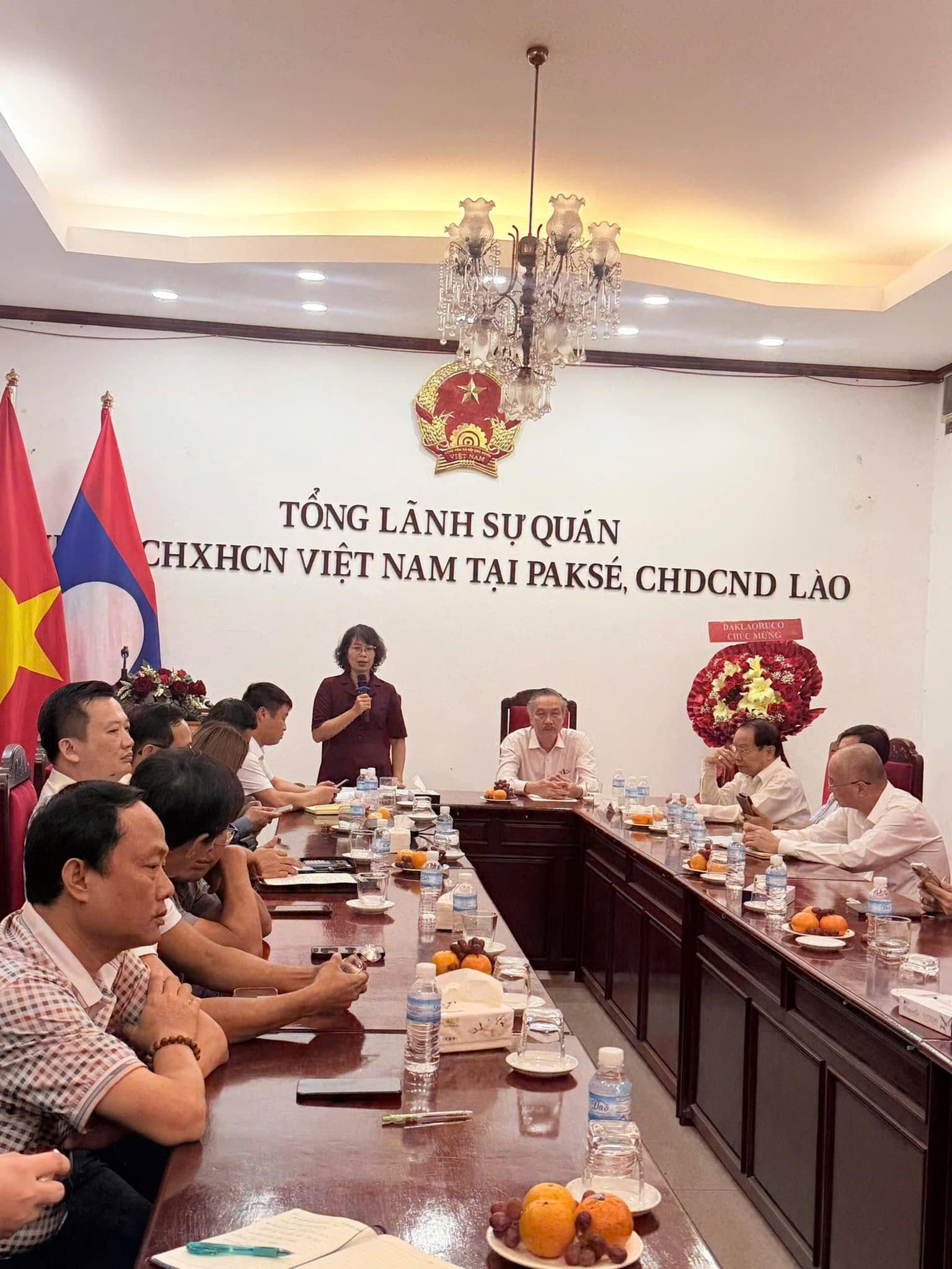 Bà Tạ Phương Dung, Tổng Lãnh sự